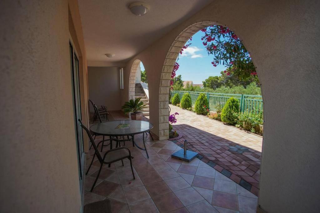 Villa Mara Promajna Bagian luar foto