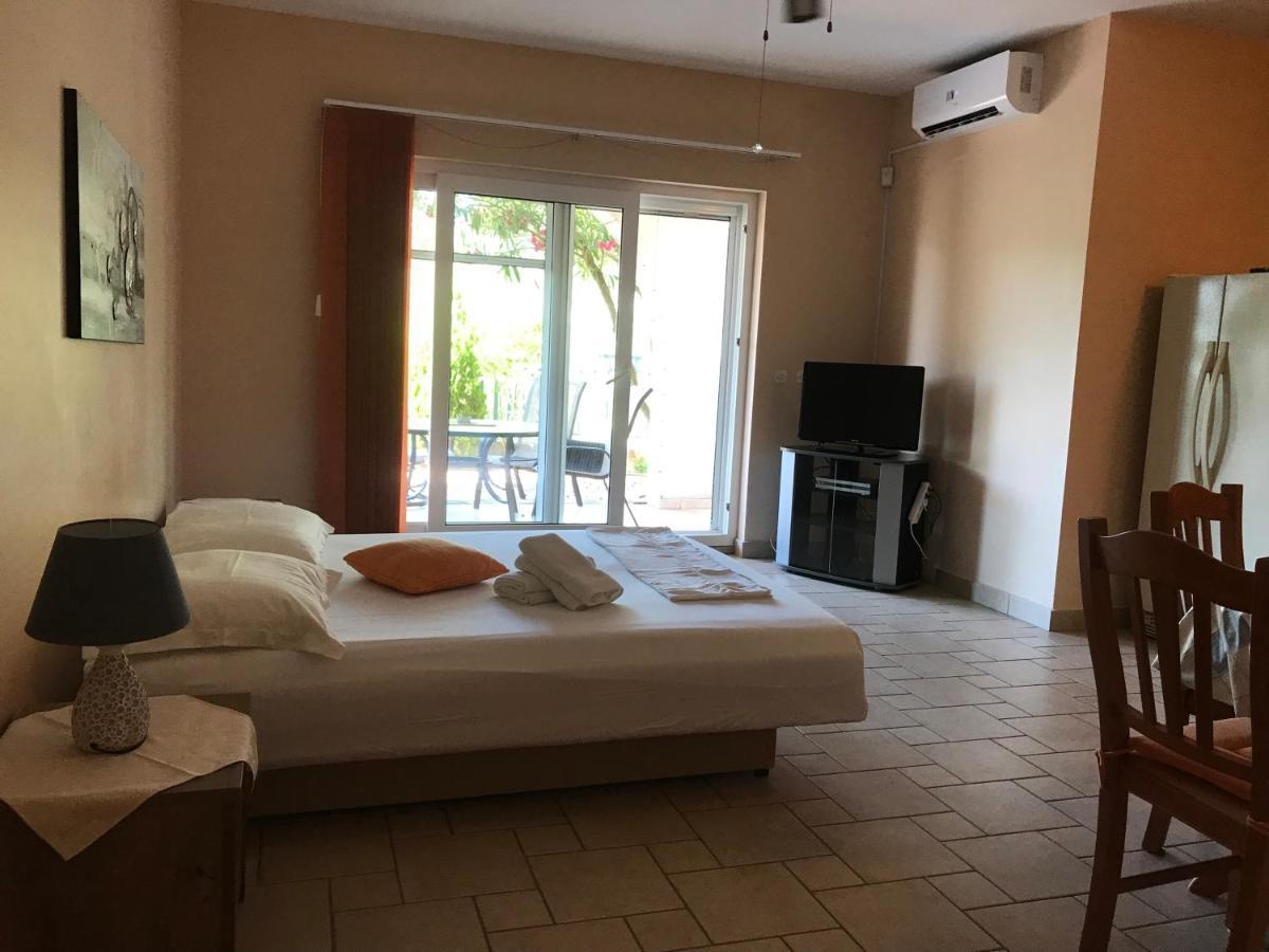 Villa Mara Promajna Bagian luar foto