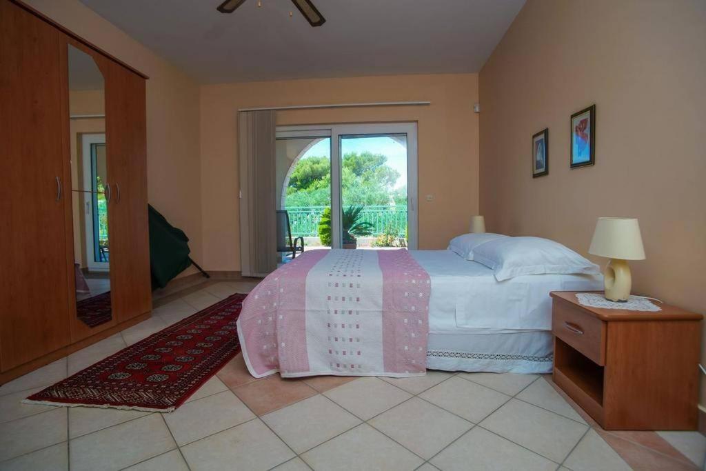 Villa Mara Promajna Bagian luar foto