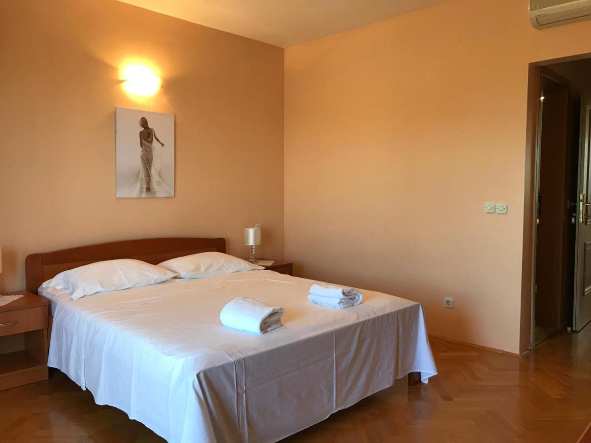 Villa Mara Promajna Bagian luar foto